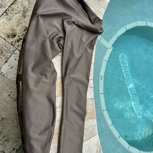 Alo 7/8 high waist Airlift legging-Size L in Olive Tree